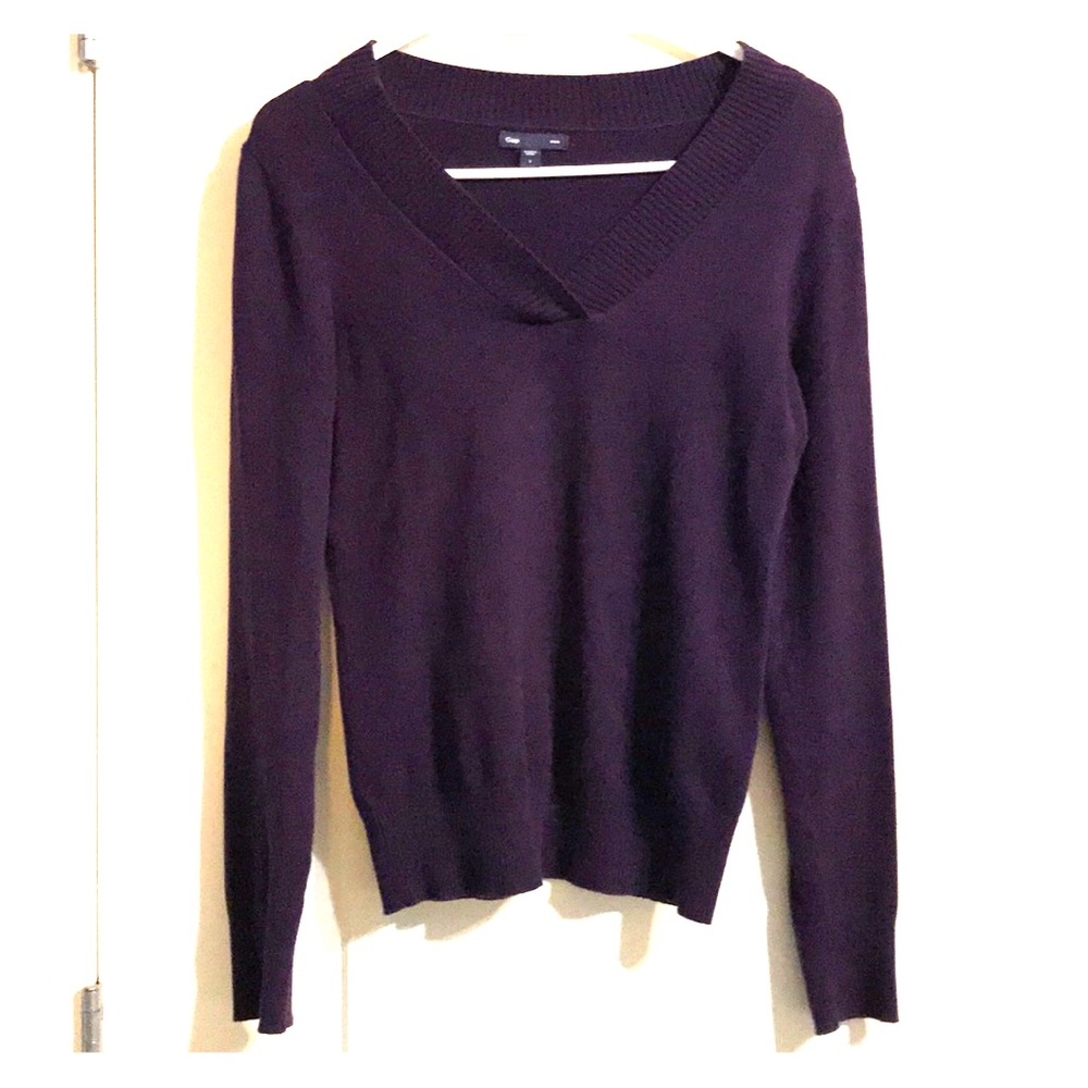 GAP Crossover Vee Sweater